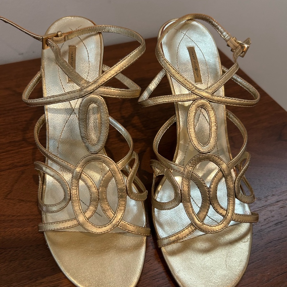 Elegant Max Studio Gold Strappy Sandals